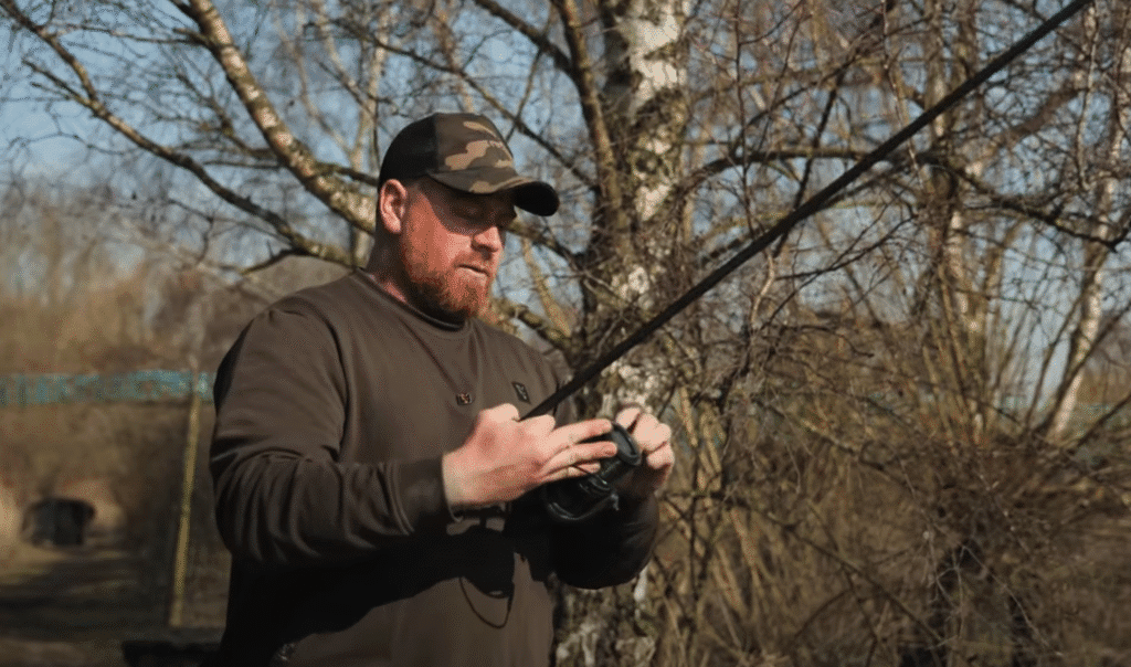 Master Carp Fishing to Islands in 17 Minutes